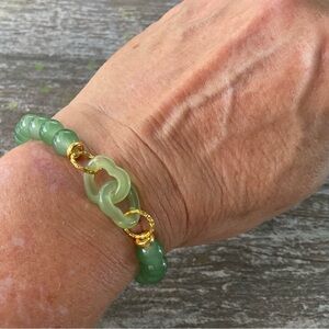 New, Jade Green and Gold Beaded Stretch Bracelet with heart accents